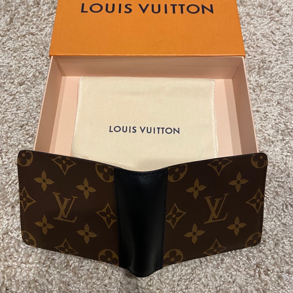 Men’s Louis Vuitton Monogram Wallet